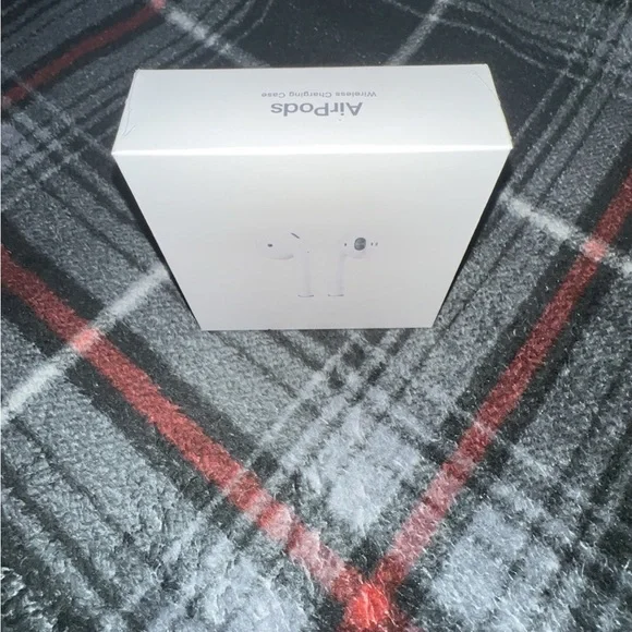 Apple AirPods Wireless Earbuds
